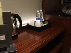 -武汉光谷广场杨家湾地铁站怡程酒店