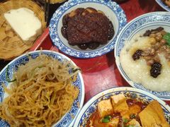 -蓝田九大碗民俗食府(蓝田店)