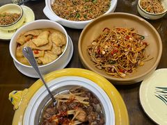 茸汁醇香排骨-何氏排骨(左家塘店)