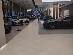 -上海宝信宝马4S店