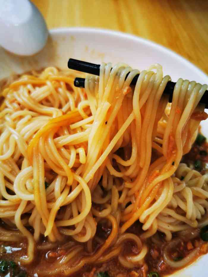 阿肥发混沌(阳光100店)-"拌面很香,份量不大,而且馄饨里的馅特别少.