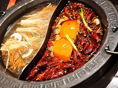 -宽板凳老灶火锅(台湾街店)