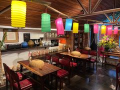 -Cuc Gach Quan Restaurant