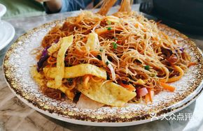 Golden Fried Rice Noodles