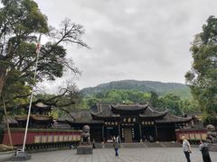 -峨眉山报国寺
