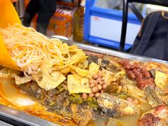 -在巷子里的烤肉店·螺蛳粉烤鱼·牛蛙(和美城店)