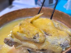 -鲜入围煮花胶鸡海鲜火锅