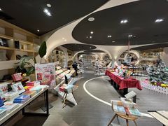 -钟书阁(珍园店)