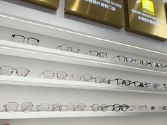 -美式眼镜·授权蔡司.依视路.尼康.豪雅.明月(南翔印象城店)