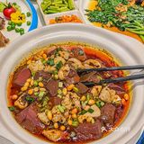 炸八块，这都是招牌 包括吃饭之前会有开胃小菜