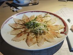 薄切鲜鱼片-穹六人间 people 6(岳阳路店)