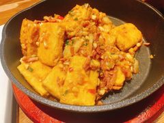 蒜香火腿包浆豆腐-云海肴·汽锅鸡·云南代表菜(天山百盛优客店)