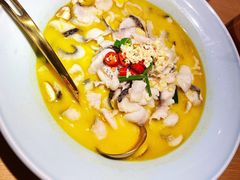 QQ酸汤鱼-蜜桃餐厅·伴山(绿宝广场店)