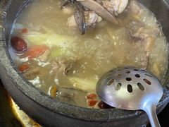 -鲁朗纳麦石锅鸡庄园