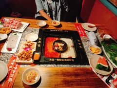 -老牌坊云南鱼豆花火锅(哈西万达店)