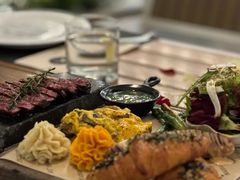 -Mark&Mars Restaurant