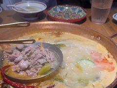-洱火云南酸菜牛肉火锅(石景山当代商城店)