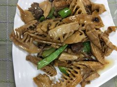 -天天向上素食餐厅(五台山店)