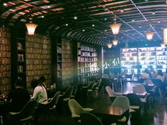 -钟书阁(松江泰晤士小镇店)