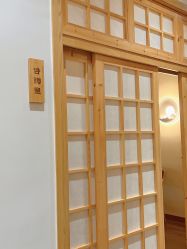 -宥莉·ULLY 痘敏肌•科技皮肤管理中心