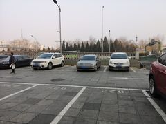 -悦邻百姓广场-停车场