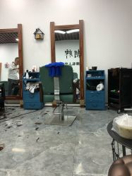 -V8潮牌·接发烫染连锁