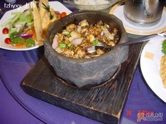 石锅牛蛙-东方豪生·老方一帖中餐厅