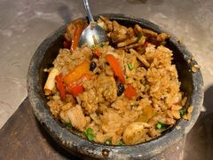 当红小炒肉石锅饭-新白鹿餐厅(金鹰新街口店)