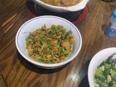 -廖师傅大蒜炒腊肉(袁家岭店)