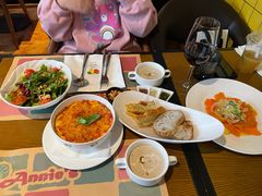 餐前面包佐青酱和黄油-安妮意大利餐厅(国贸店)