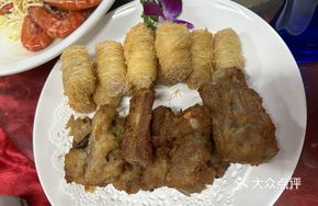 Fried Spare Ribs and Taro Rolls Platter