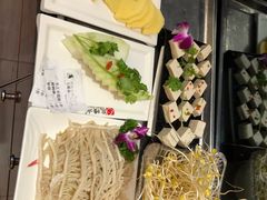 -忘情水鱼头·鲜鱼火锅(滨江中路店)