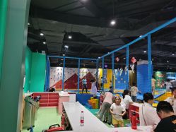 -袋鼠王蹦床公园(中信泰富万达广场嘉定新城店)