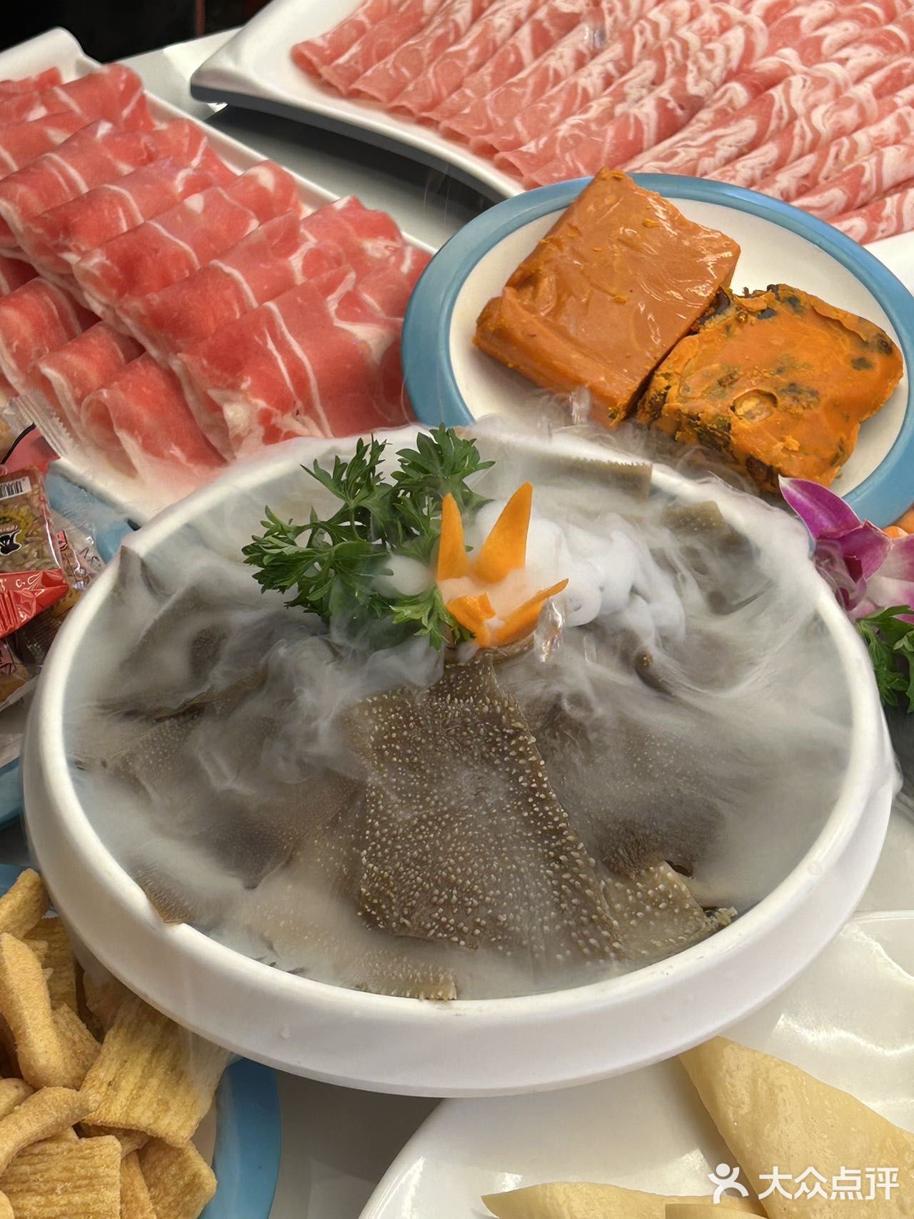 青岛人好会吃，这家铜锅涮肉直接香迷糊了！