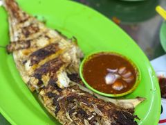 -明记烧鱼美味店