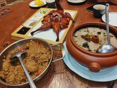 -老滇山寨•云南特色菜•地方菜•民族风情歌舞表演(金碧店)