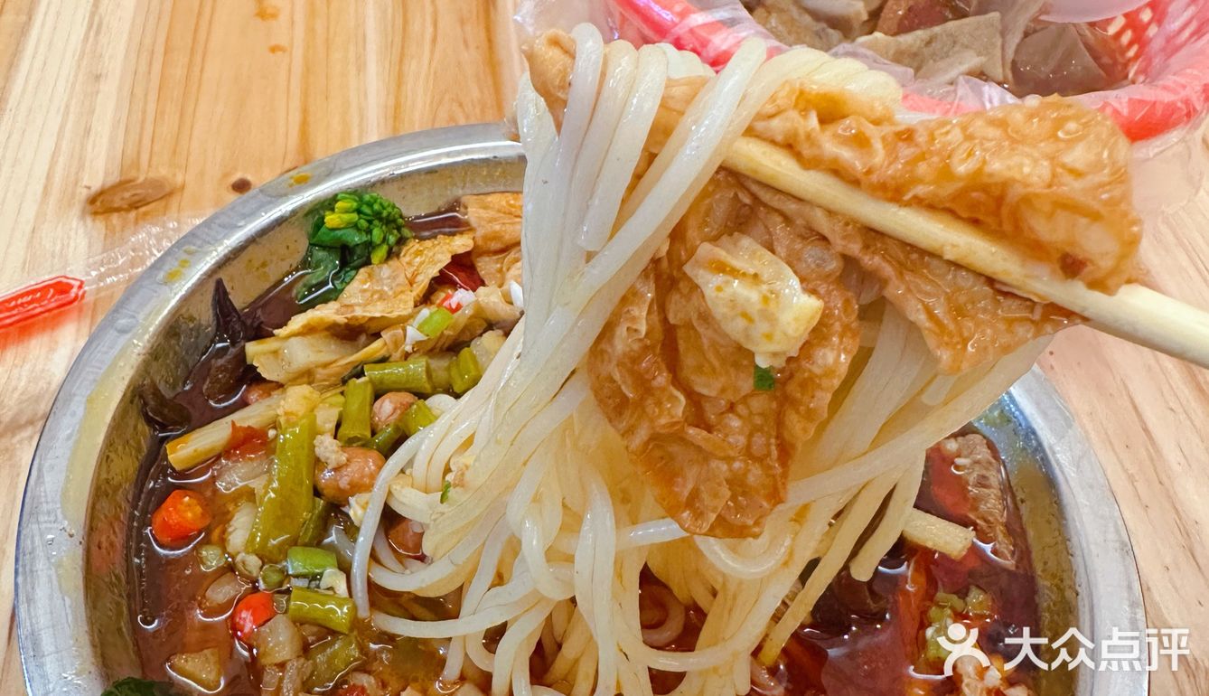 停车场螺蛳粉🍜