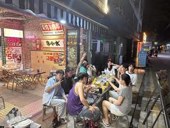 -笨猪青年旅舍(西乡地铁站店)