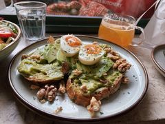 牛油果煮蛋吐司-RAC BAR(安福路店)