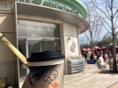 -喜茶(迪士尼小镇·平行宇宙店)
