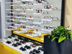 -诺柯视眼镜-蔡司依视路官方工厂店(淞南一店)