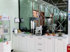 -茂菊口腔连锁(浦东南路店)