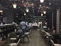 -钟书阁(松江泰晤士小镇店)