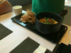 咖喱时蔬配手抓饼-若蘭慈·无国界素食料理(欢乐海岸店)