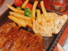 -菲滋意式休闲餐厅(北仑银泰城店)