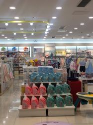 -爱婴室(上海紫荆广场店)