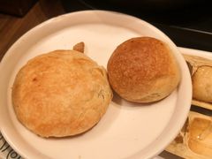 现烤鲜花饼-云海肴云南菜(浦江欢乐颂店)