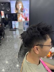 -藤野造型·烫·染发型设计店