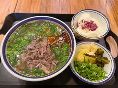 -云阿蛮云南生烫牛肉米线(奉贤路店)