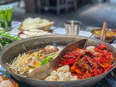 红油菌汤鸳鸯锅-贰回巷火锅馆(钟楼店)